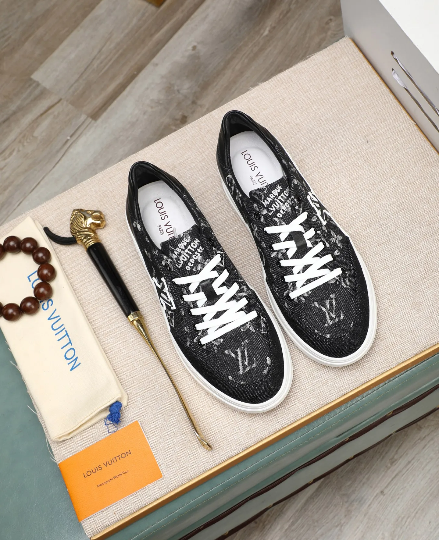 Men's shoes 💰440 📛📛【LOUIS VUITTON】Louis Vuitton’s 2025 official website synchronized new products👟Milan fashion catwalk style🇰🇾🇰🇾LV family logo, big coffee style, a must-have for fashionistas⚠️First layer calfskin➕Genuine leather lining➕Official website original version special outsole👞Number 38-44
